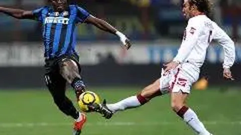 康辉直播带货诗意盎然，现场纠正李佳琦发音引关注