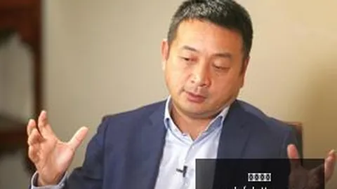 费自述：初涉足坛就任中卫，最仰慕博格巴的强悍体魄